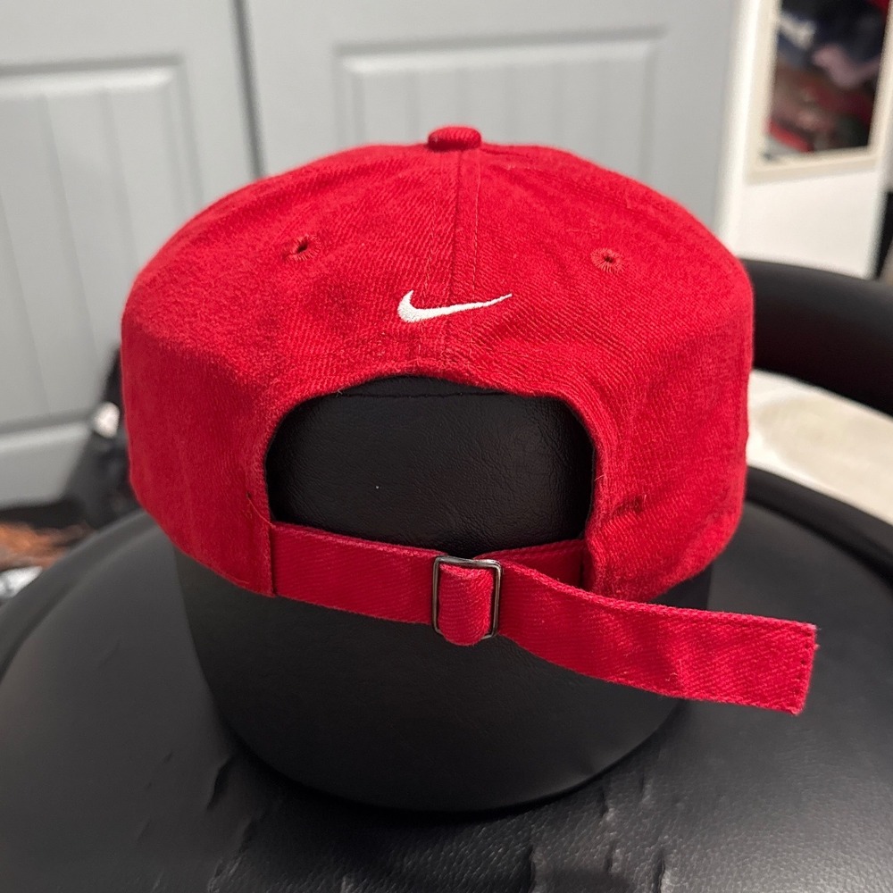 vintage red Nike USA cap featuring classic cursive script embroidery - OS - Picture 3 of 9